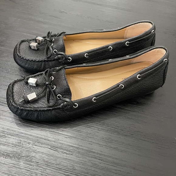 Michael Kors Womens Black Leather Loafer - Picture 2 of 2